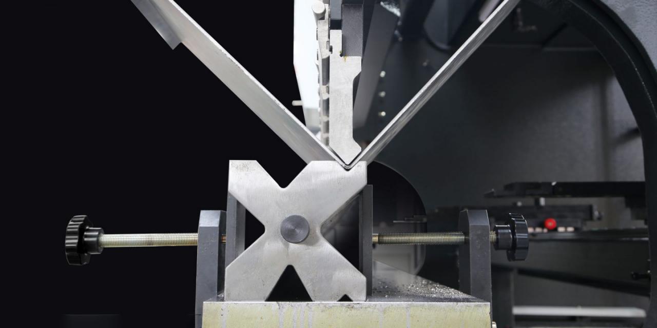 Wc67 Hidraŭlika Press Bremso / CNC Press Bending Machine / Plate Bending Machine Ĉinio
