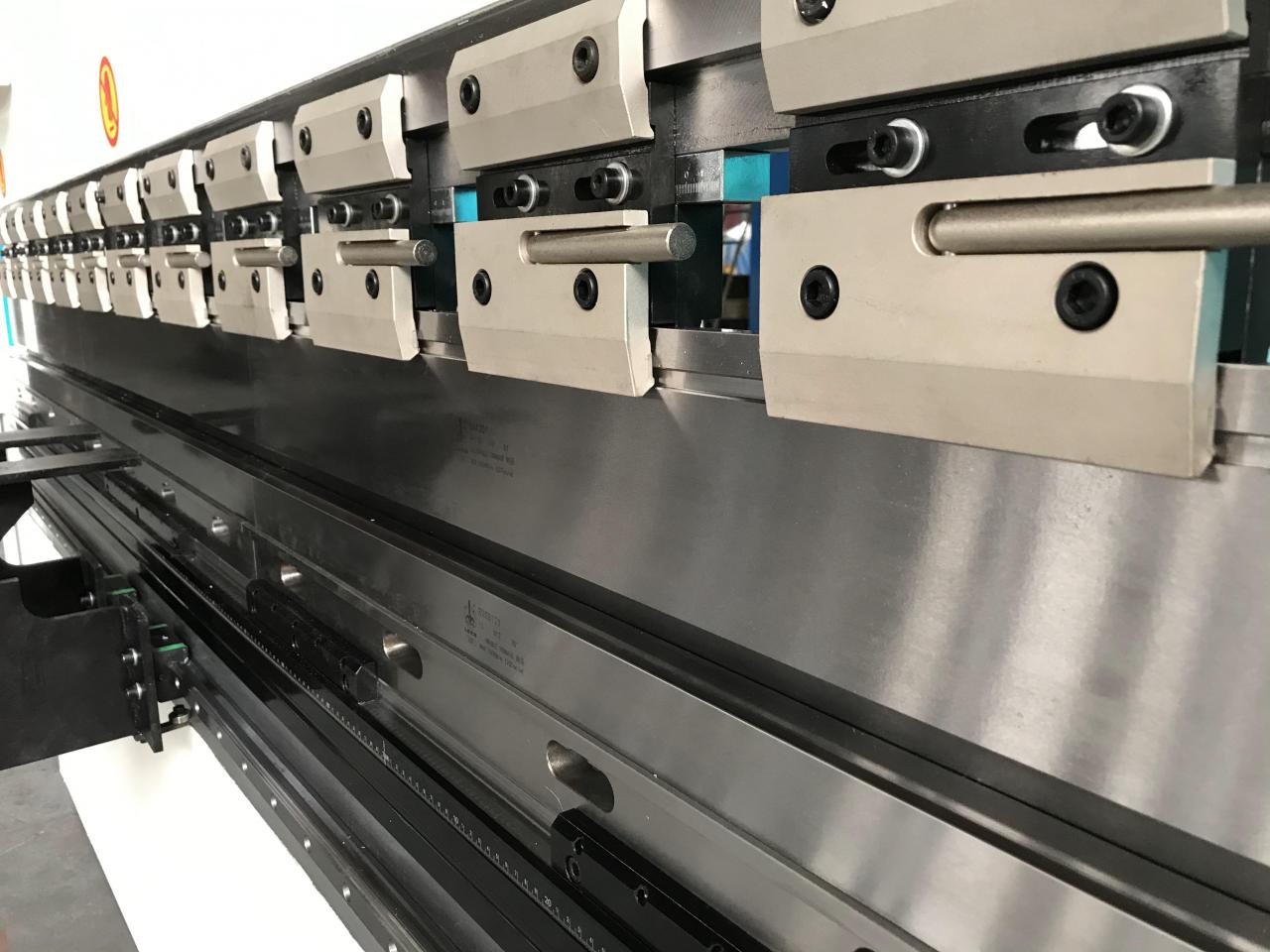 Wc67y-65/2500 OEM Hidraŭlika Press Bremso Maŝino Ŝtalo Bending Maŝino